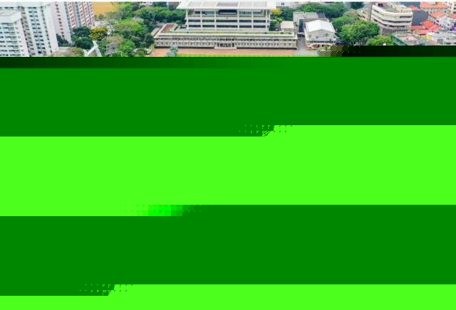 记者：中新战场地原来是人工草，现在已更换为天然草